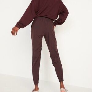 Women’s Mid-rise Stretch Tech Joggers